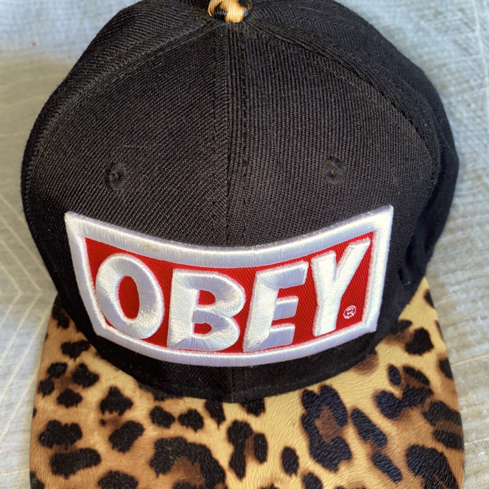 Obey / cheetah print flat bill hat/cap